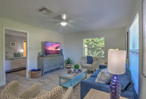 Newly Refurbished Naples Park Cottage with a Heated Pool